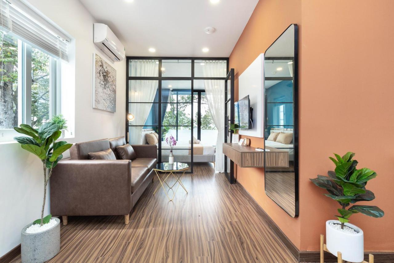 Cozrum Smart - First Target Hotel Хошимин Экстерьер фото