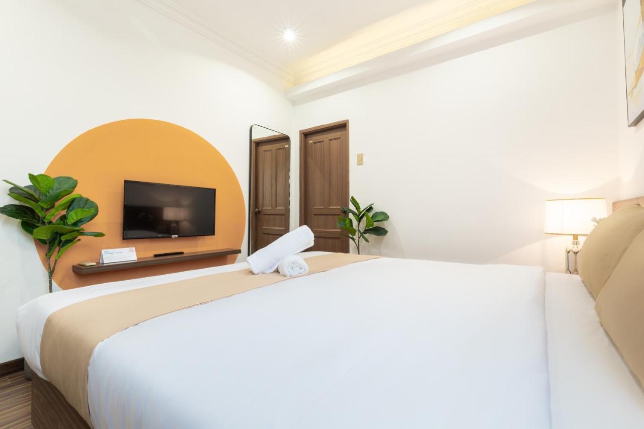 Cozrum Smart - First Target Hotel Хошимин Экстерьер фото